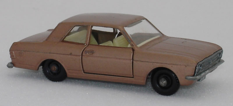 25D1 Ford Cortina