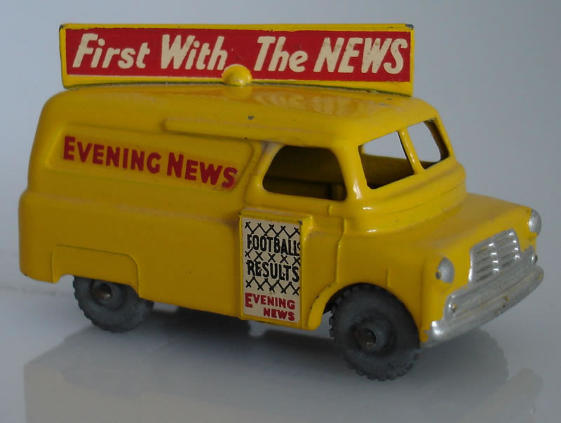 42A1 Bedford Evening News Van
