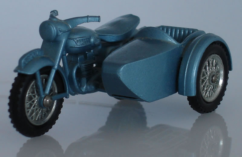 Matchbox Lesney 4C1 Triumph Motorcycle and Sidecar, silver blue